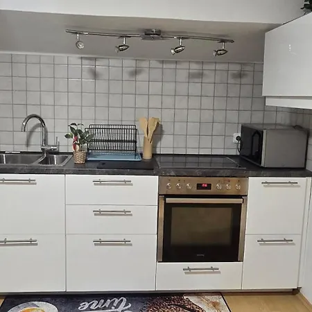 2-room - And Cozy Apartment