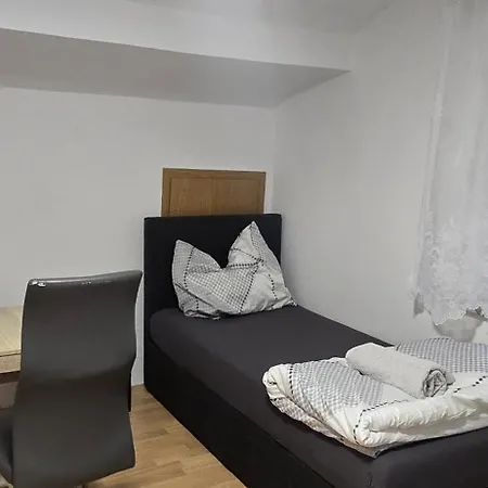 2-room - And Cozy *